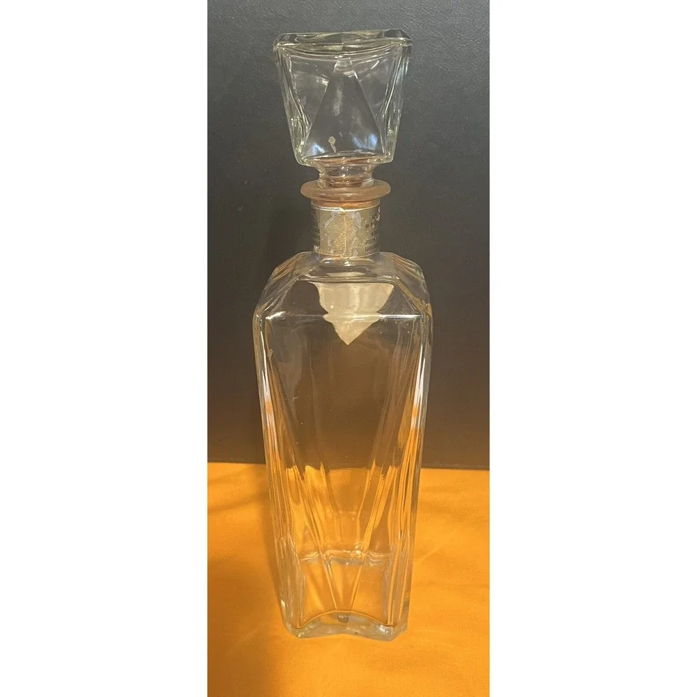 Vintage Seagrams 7 Seven Crown Glass Bottle‎ Decanter Glass 4/5 Quart (EMPTY)